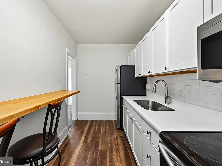445 E Main St #2 — Photo 5