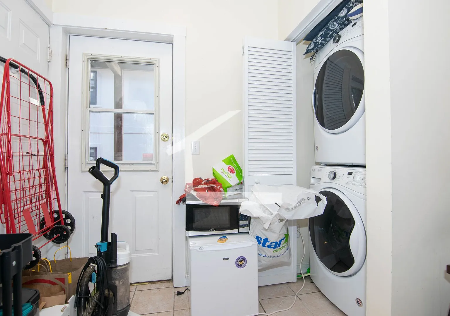 Available September 2026 - 5 Bed 2 Bath By Bu Huge Apartment — Photo 3