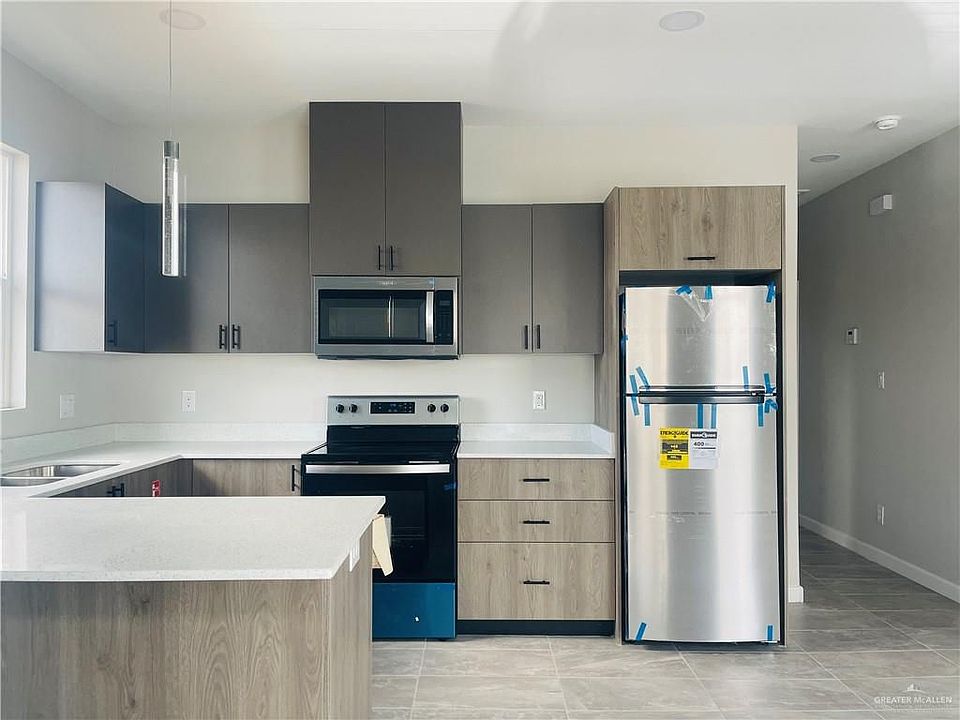 2nd image of 801 Sugar Dr #1