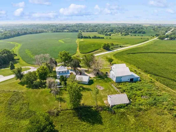 1354 Angle Rd SW, Kalona, IA 52247