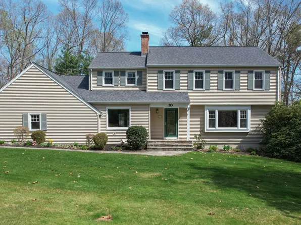 10 Arrowleaf Court, Cheshire, CT 06410