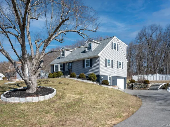 111 Vicki Lane, Hopewell Junction, NY 12533