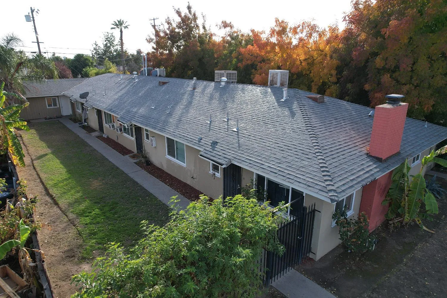 3226 E Clinton Ave photo 1