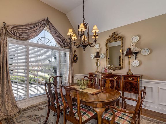4th image of 8148 Crimson Tree Ln