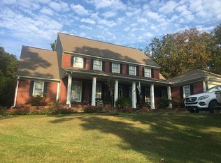 21 Thorn Hedge Dr, Columbus, MS 39705