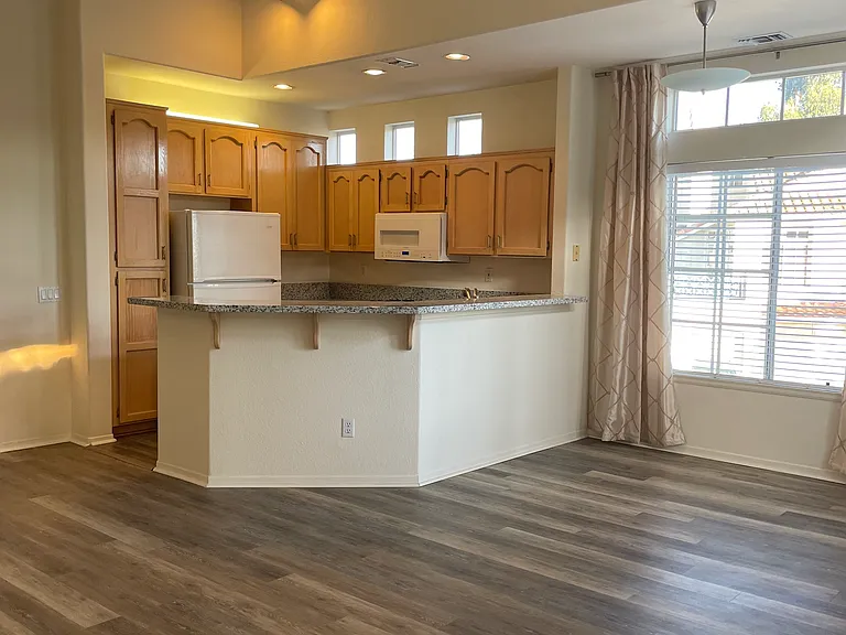 12606 Springbrook Dr #B — Photo 4