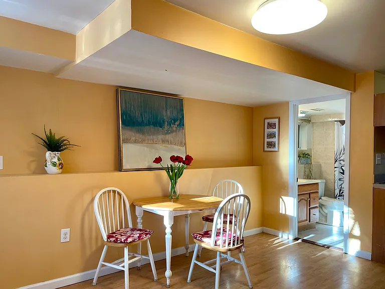 2 Thomas St #B — Photo 8