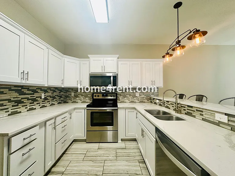 12701 E 47th Terrace Ct S — Photo 10