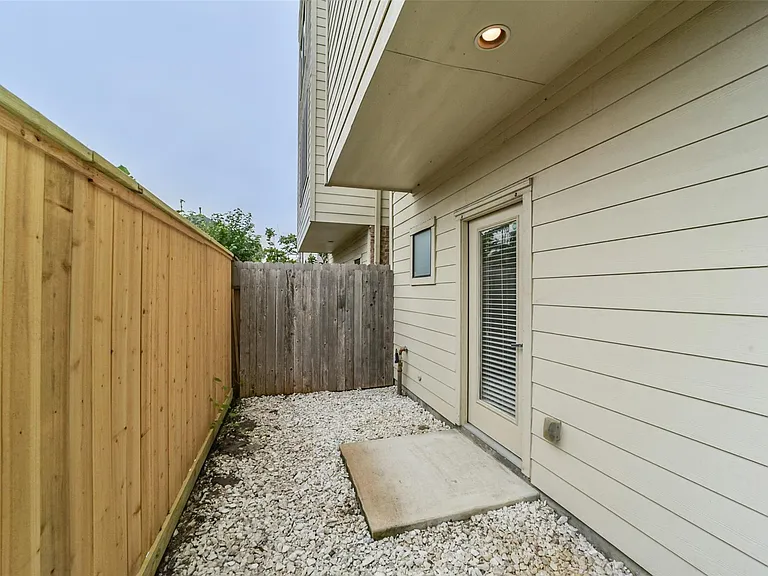 5309 Petty St — Photo 35