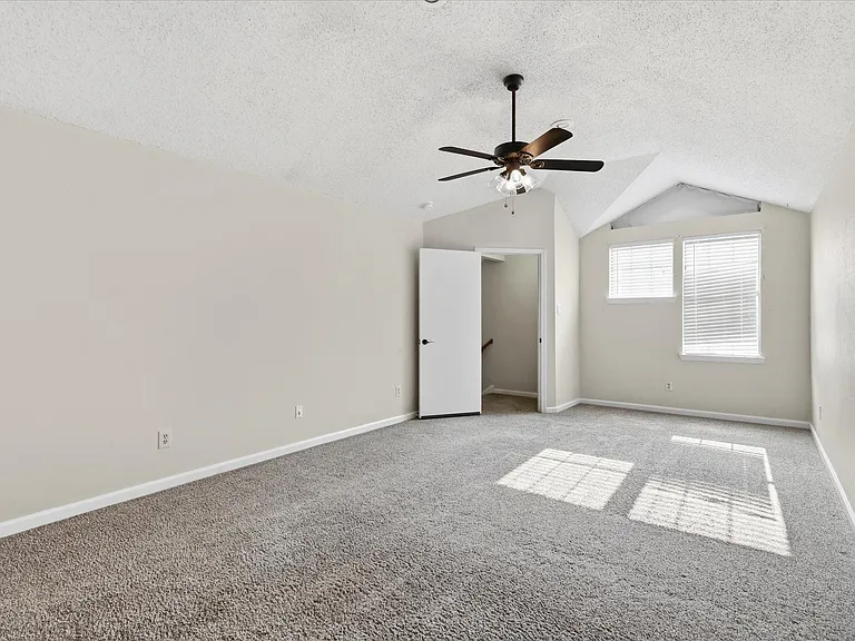 2909 Menlo Park Ln — Photo 21