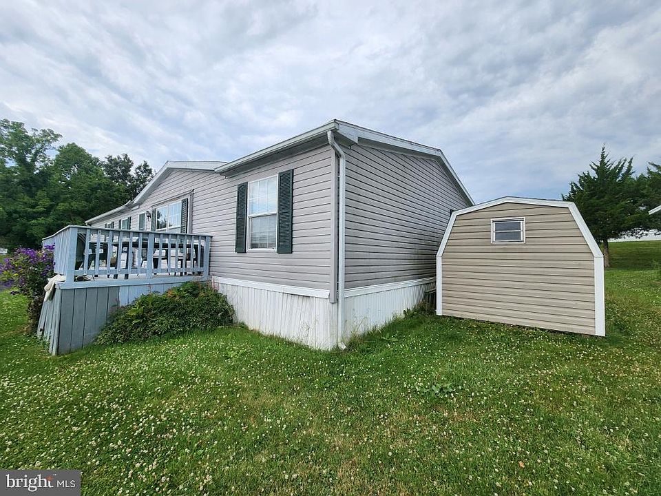 1st image of 106 Clearfield Ct E
