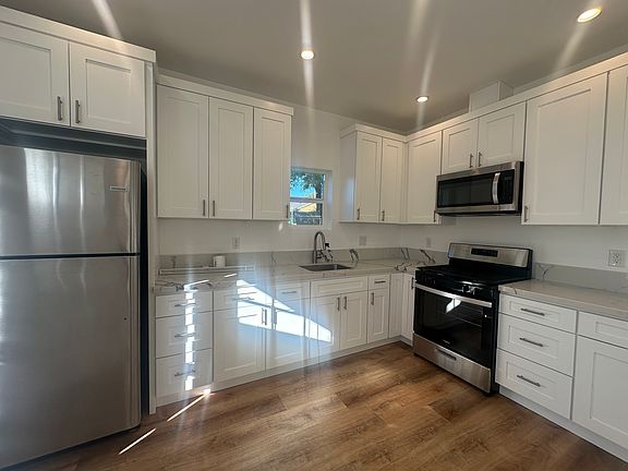 2nd image of 17042 Hartland St