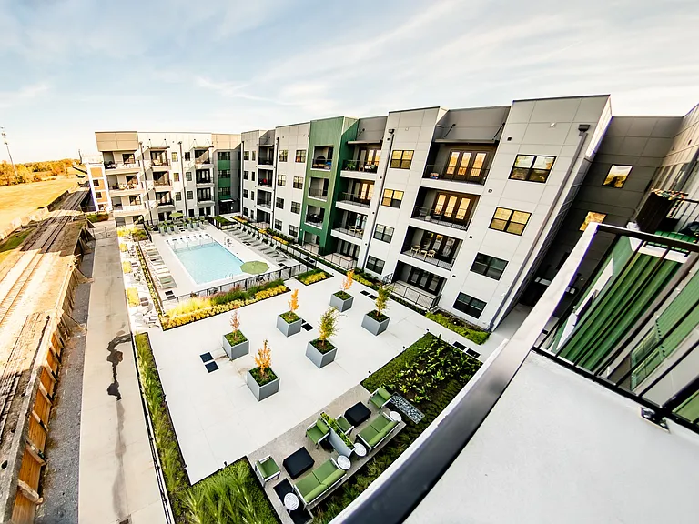 Harbor Side at Conwood Flats Apartments — Photo 12