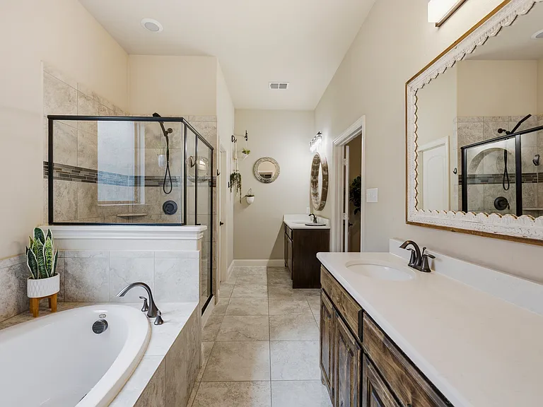 816 Brookstone Ct — Photo 10