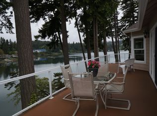 4017 Cross Harbor Ln, Bremerton, WA 98312