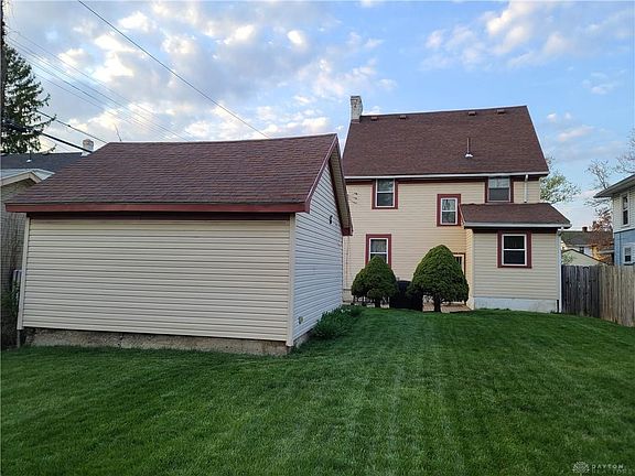 2nd image of 124 W Beechwood Ave