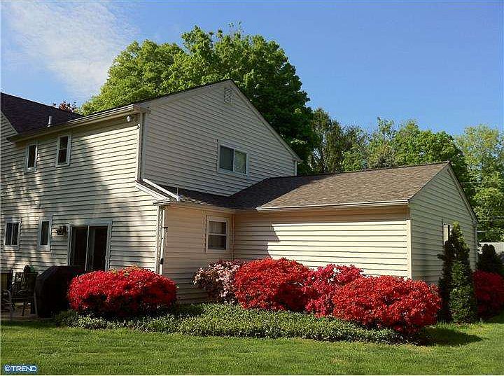 2nd image of 1323 Dunsinane Dr