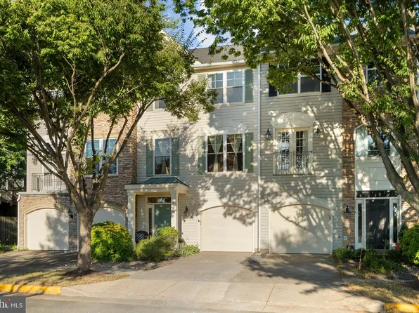 25336 Ashbury Dr, Chantilly, VA 20152