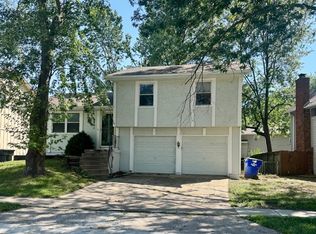 1901 E Pawnee Dr, Olathe, KS 66062