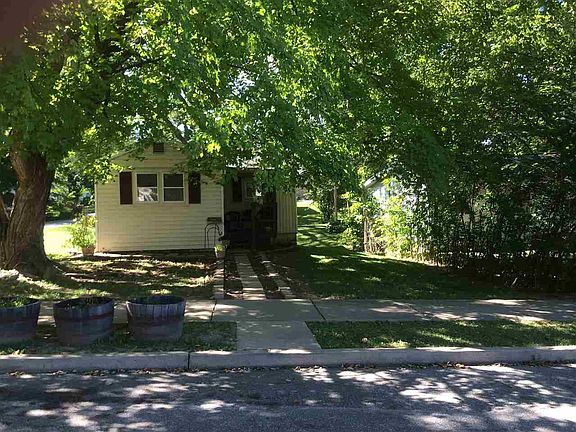 2nd image of 1325 N Woodburn Ave