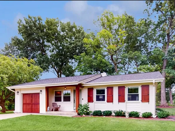 227 Juneway Ter, Lake Bluff, IL 60044