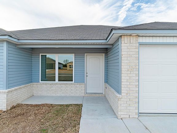 2nd image of 72 Farmhouse Cir