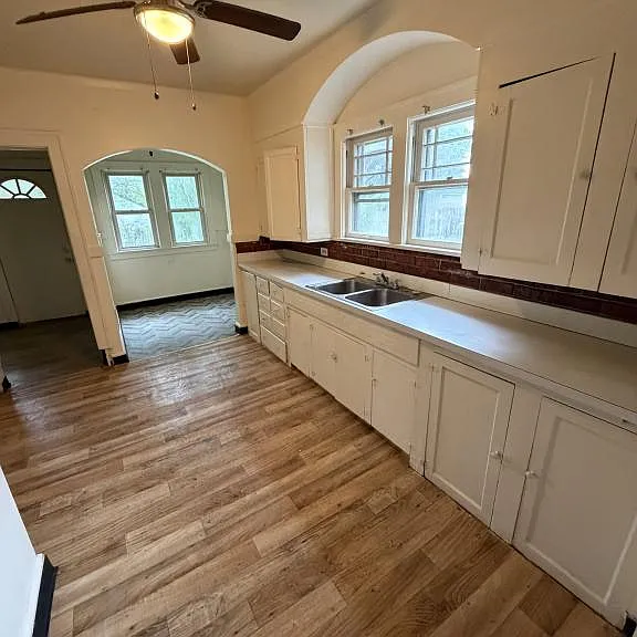 55 N Osborn Ave — Photo 6