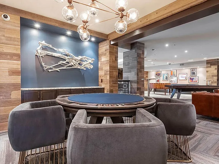 Luxe at Mile High — Photo 12