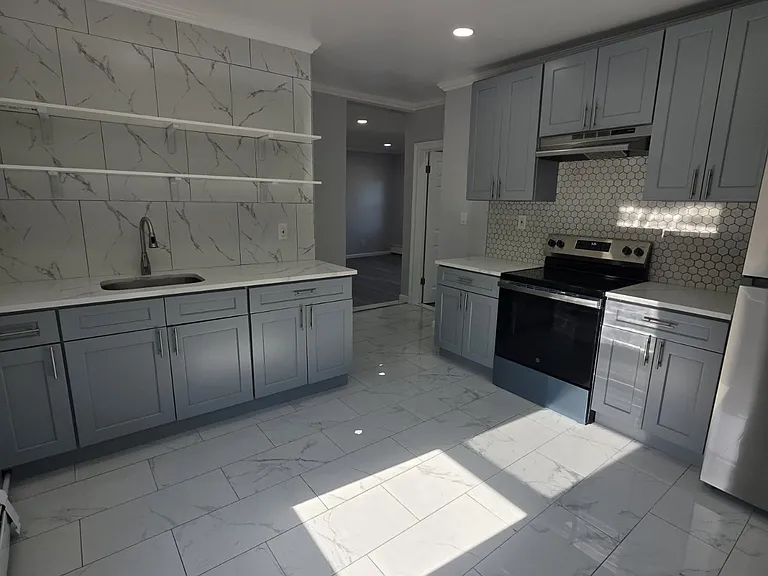 3230 Lexington Ave #13 — Photo 11