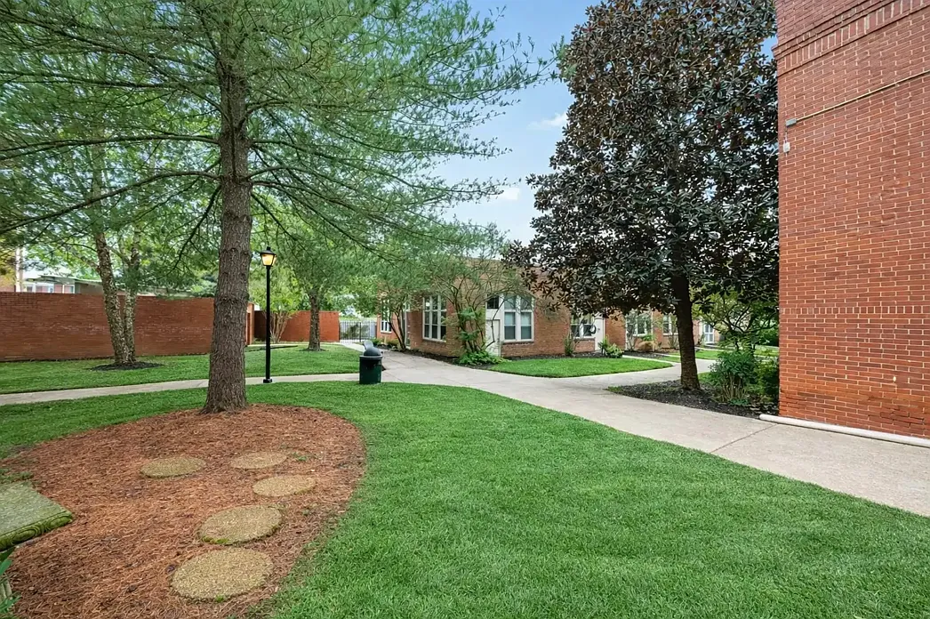 The Penn Warren — Photo 2