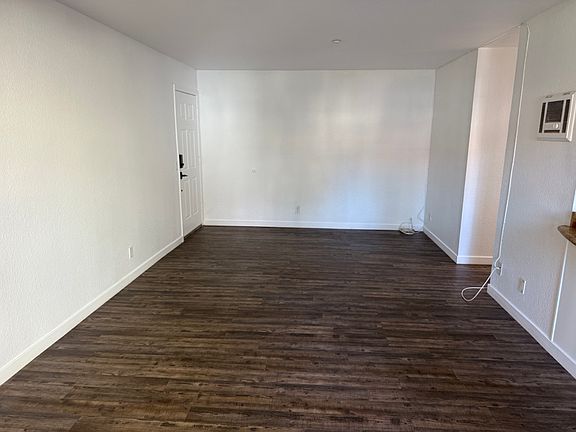 3rd image of 615 Fredricks Ave Unit 129