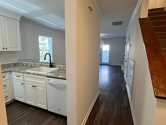 5th image of 154 Lullwater Dr #A