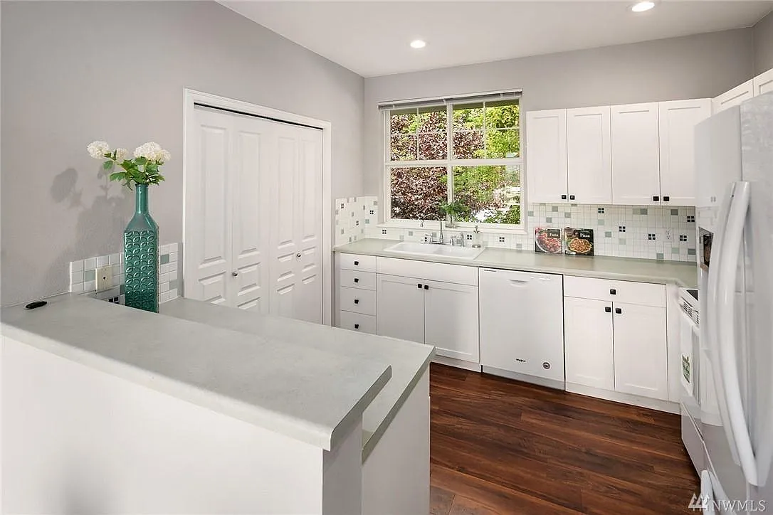 2 bed, 1135 sqft, $3,150 — Photo 3