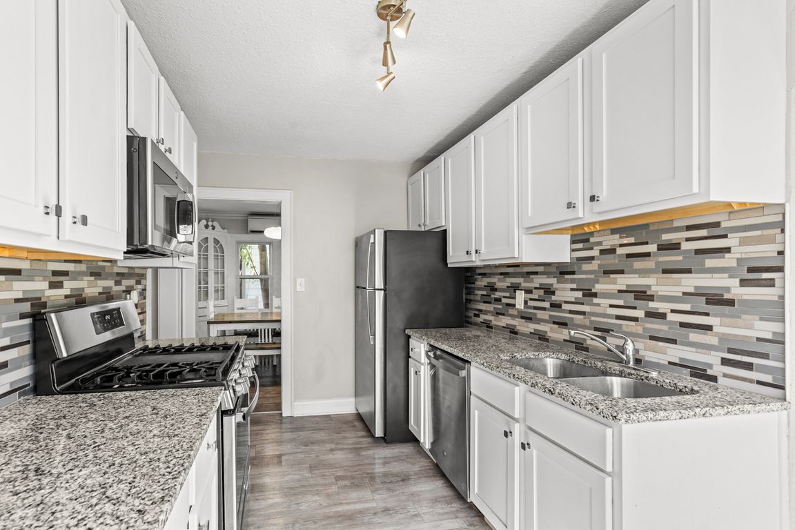 next background image