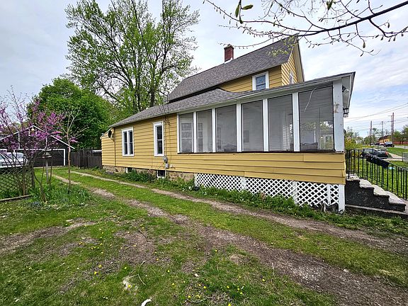 2nd image of 228 Meachem Ave