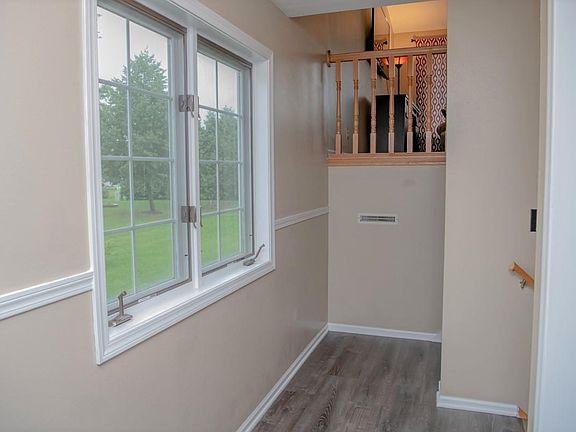 4th image of 425 1st St #A
