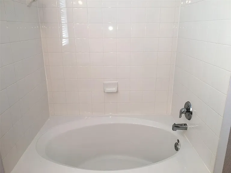 2711 Cally Ct — Photo 24