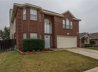 5642 Indian Hill Dr, Arlington, TX 76018