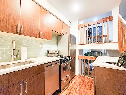 Rented by Avenues Real Estate | media 27