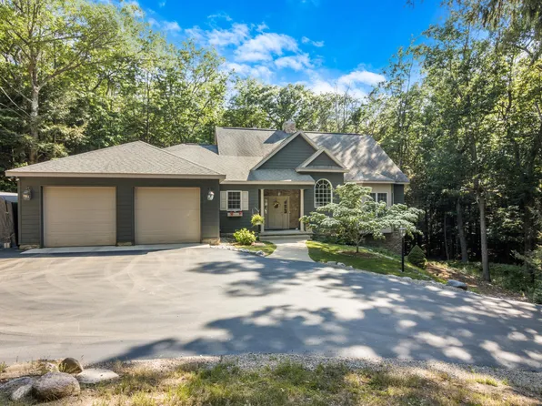 345 Sylvan Rd, Frankfort, MI 49635