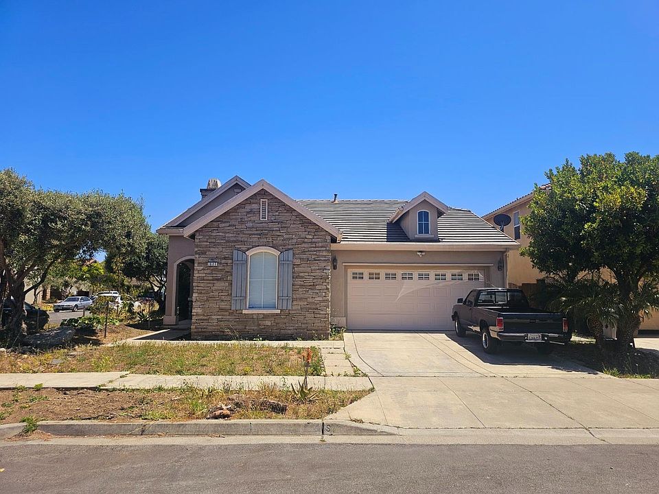2nd image of 1627 Piazza Dr