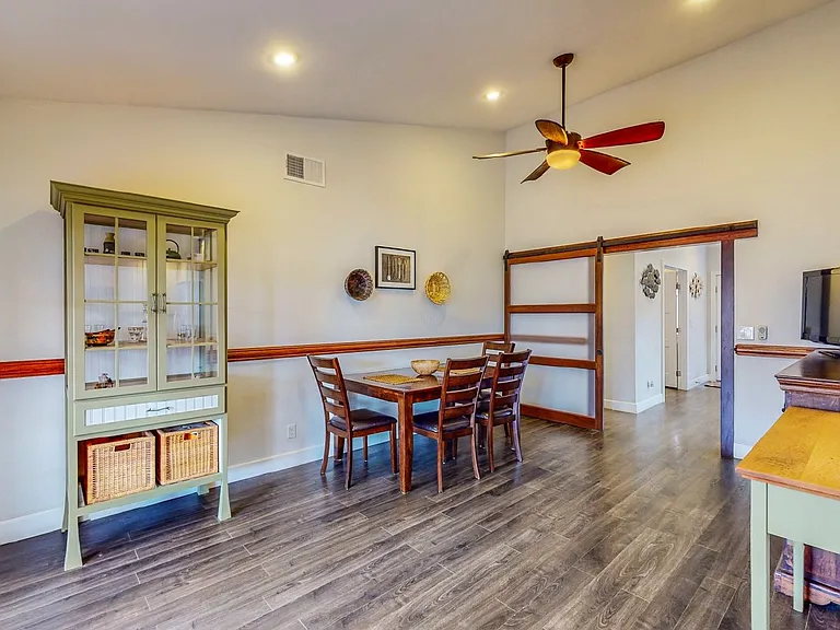 6543 Peachtree Ln — Photo 19