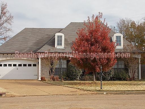 1st image of 435 Whispering Creek Dr