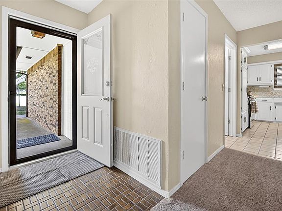 5th image of 7851 Teresita Ln