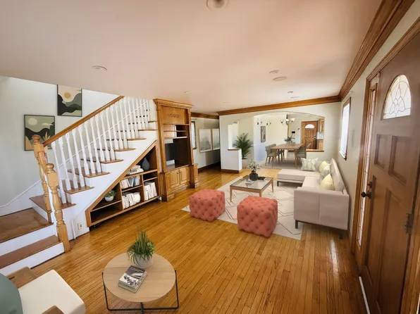 572 W 11th St, San Pedro, CA 90731