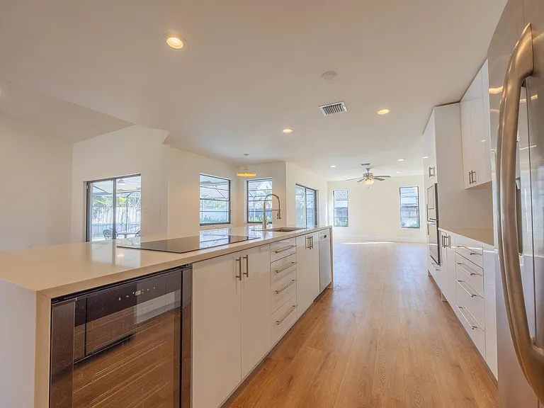 22352 Martella Ave — Photo 18