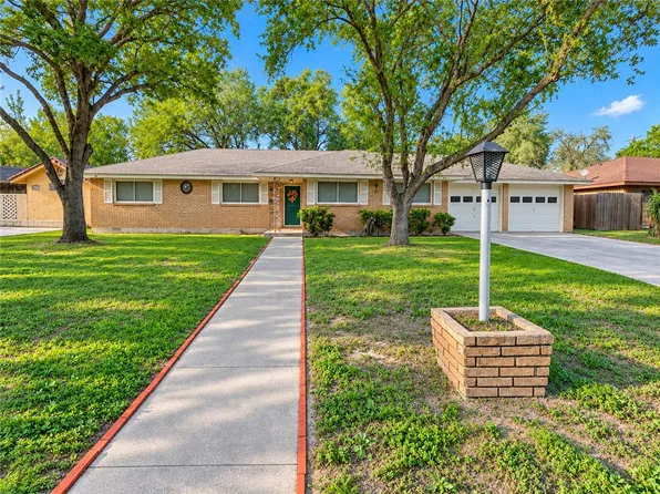 1701 Rose Dr, Alice, TX 78332