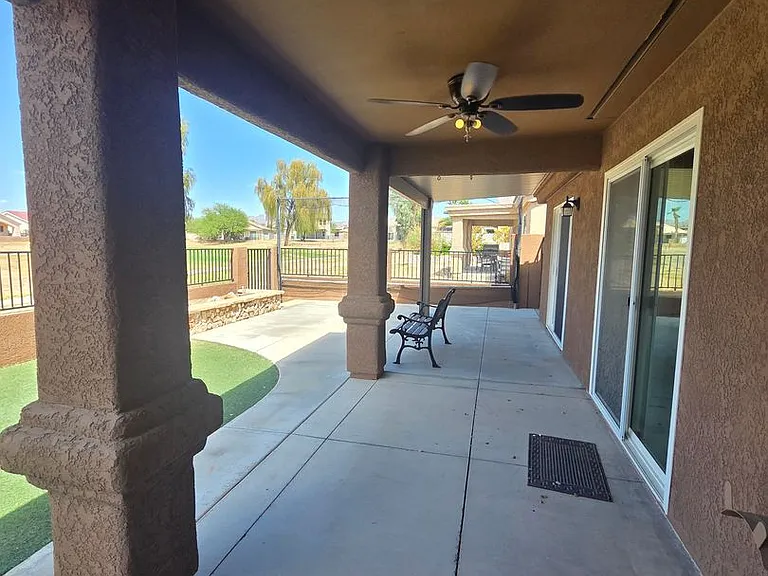 2121 E Desert Lakes Dr — Photo 37