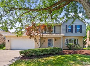 2277 Ridgewood Rd, Lisle, IL 60532