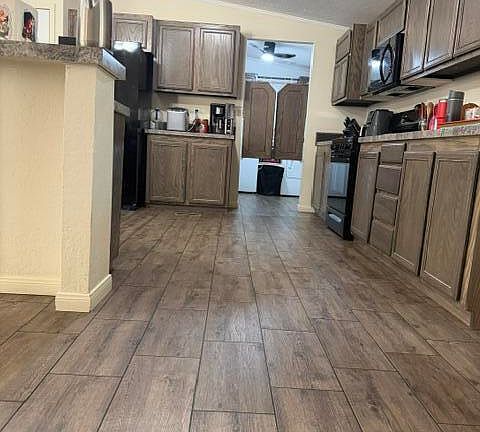 5th image of 605 Doe Ln SE